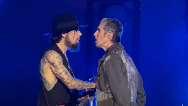 Perry Farrell Throws Punch at Dave Navarro, Ending Jane’s Addiction Concert Early